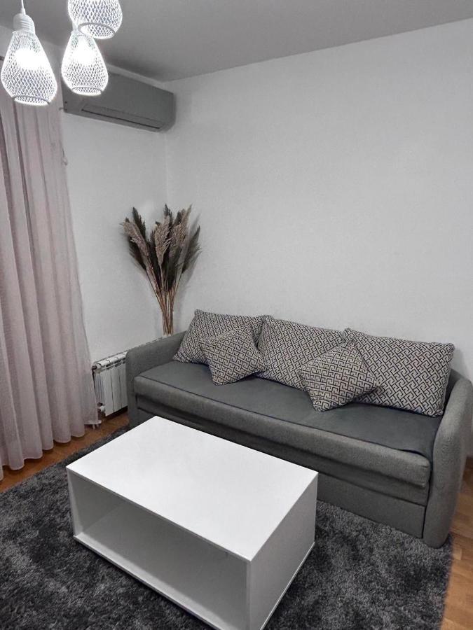 Apartments Empire - Adora Flatiron Скоп'є Екстер'єр фото